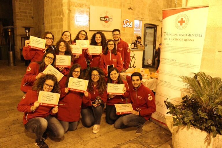Giovani della Croce Rossa di Fasano sensibilizzano alla sicurezza stradale - Osservatorio Fasano