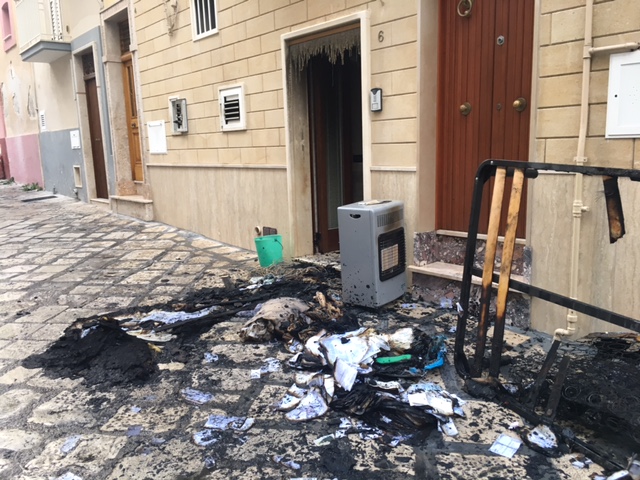 Incendio in un’abitazione a Fasano: anziana in ospedale LE FOTO Incendio in un'abitazione a Fasano: anziana in ospedale LE FOTO - Osservatorio Fasano