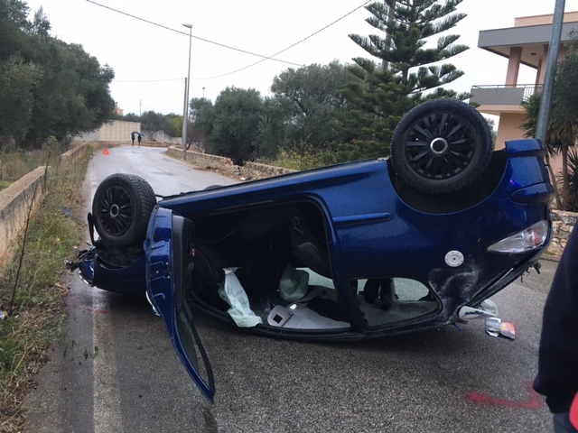 Incidente sulla via vecchia per Laureto: illesi quattro giovani fasanesi Incidente sulla via vecchia per Laureto: illesi quattro giovani fasanesi - Osservatorio Fasano