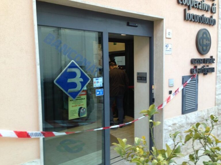 La banda dell'Audi in azione a Pezze di Greco: assaltato bancomat - Osservatorio Fasano