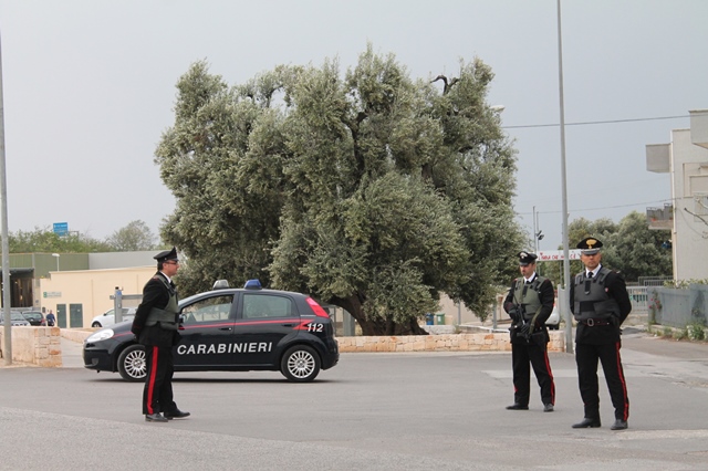 Controlli antidroga dei carabinieri in discoteca a Castellaneta: segnalati anche fasanesi Controlli antidroga dei carabinieri in discoteca a Castellaneta: segnalati anche fasanesi - Osservatorio Fasano