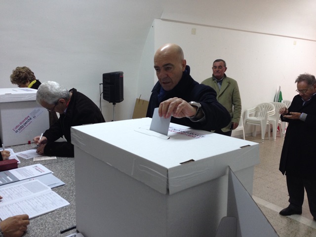 Primarie Partito Democratico: a Fasano, alle 12, hanno votato in 241 Primarie Partito Democratico: a Fasano, alle 12, hanno votato in 241 - Osservatorio Fasano