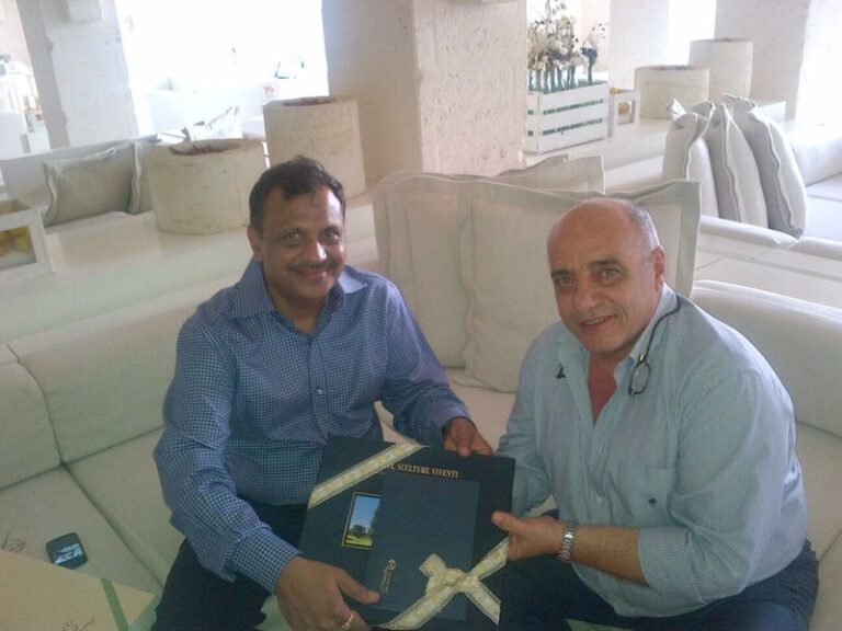 Il sindaco Di Bari ha incontrato Pramod Agarwal, il padre della sposa LE FOTO Il sindaco Di Bari ha incontrato Pramod Agarwal, il padre della sposa LE FOTO - Osservatorio Fasano