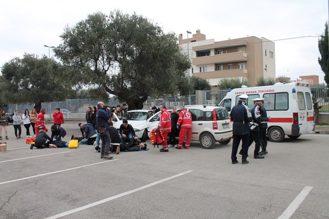 Giornata sulla sicurezza stradale al ‘Da Vinci’ di Fasano Giornata sulla sicurezza stradale al 'Da Vinci' di Fasano - Osservatorio Fasano