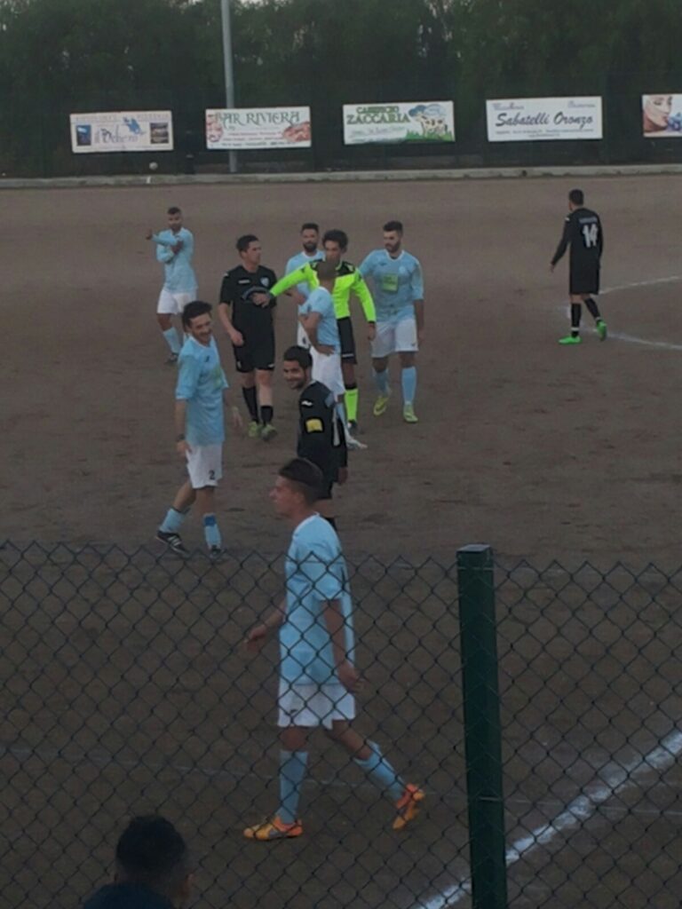 L’Atletico Pezze vince il derby: Savelletri sconfitto nel finale L'Atletico Pezze vince il derby: Savelletri sconfitto nel finale - Osservatorio Fasano
