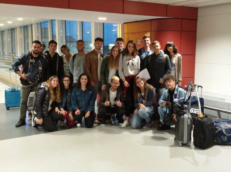 Gli studenti meritevoli del ‘Salvemini’ di Fasano in Scozia per il progetto ‘Happy to be Competitive!’ Gli studenti meritevoli del 'Salvemini' di Fasano in Scozia per il progetto 'Happy to be Competitive!' - Osservatorio Fasano