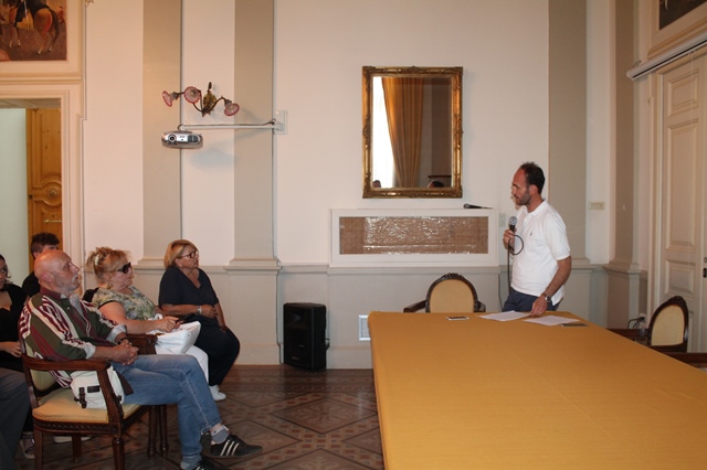 Questione immigrati: incontro teso tra i residenti di Laureto e il sindaco di Fasano Zaccaria Questione immigrati: incontro teso tra i residenti di Laureto e il sindaco di Fasano Zaccaria - Osservatorio Fasano