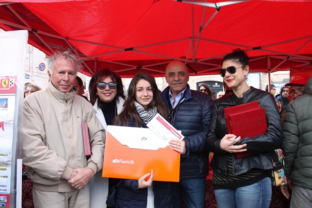 Auto e moto d’epoca in piazza Ciaia a Fasano ma è anche festa Ferrari Auto e moto d'epoca in piazza Ciaia a Fasano ma è anche festa Ferrari - Osservatorio Fasano