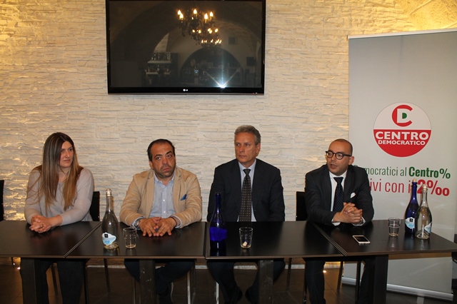 Altro simbolo nella coalizione di Antonio Clarizio: ecco Centro Democratico Altro simbolo nella coalizione di Antonio Clarizio: ecco Centro Democratico - Osservatorio Fasano