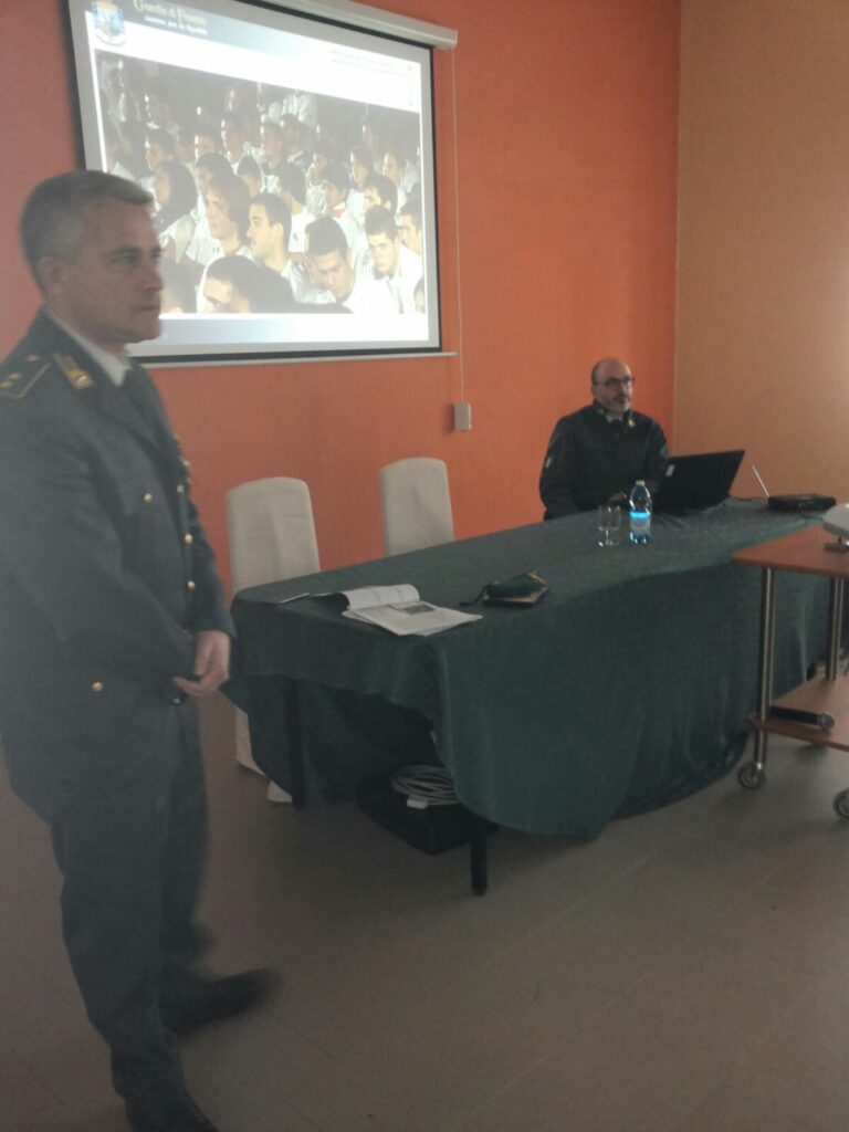 Incontro tra la Guardia di Finanza e gli studenti dell'Alberghiero di Fasano - Osservatorio Fasano