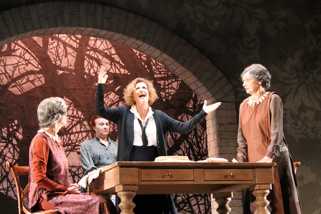 Le ‘Sorelle Materassi’ incantano al Teatro Kennedy di Fasano Le 'Sorelle Materassi' incantano al Teatro Kennedy di Fasano - Osservatorio Fasano