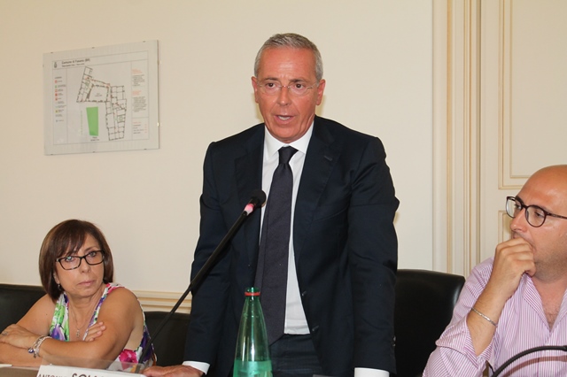 Strisce blu, rigenerazione urbana, mostra artigianato: Antonio Scianaro attacca l’Amministrazione Strisce blu, rigenerazione urbana, mostra artigianato: Antonio Scianaro attacca l'Amministrazione - Osservatorio Fasano
