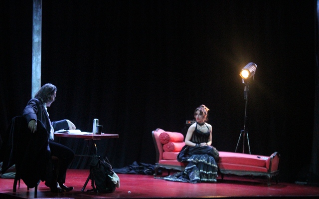 Sabrina Impacciatore regina della commedia dark ‘Venere in pelliccia’ al Kennedy di Fasano Sabrina Impacciatore regina della commedia dark 'Venere in pelliccia' al Kennedy di Fasano - Osservatorio Fasano