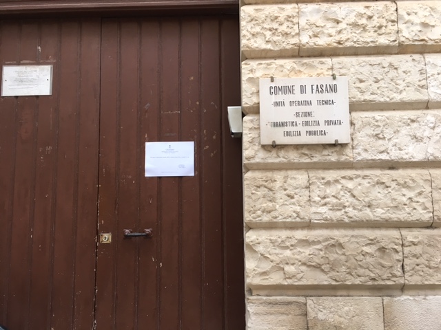 Tensione all’ufficio tecnico di Fasano: lite tra architetti e la dirigente chiude al pubblico Tensione all'ufficio tecnico di Fasano: lite tra architetti e la dirigente chiude al pubblico - Osservatorio Fasano