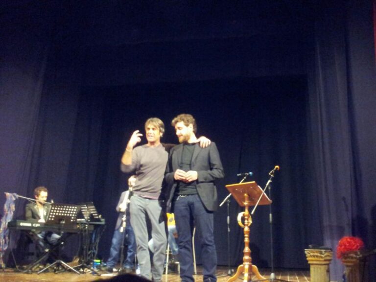 Veri tipi da show: nuovo successo al Teatro Sociale per il duo Giannuzzi-Barletta - Osservatorio Fasano