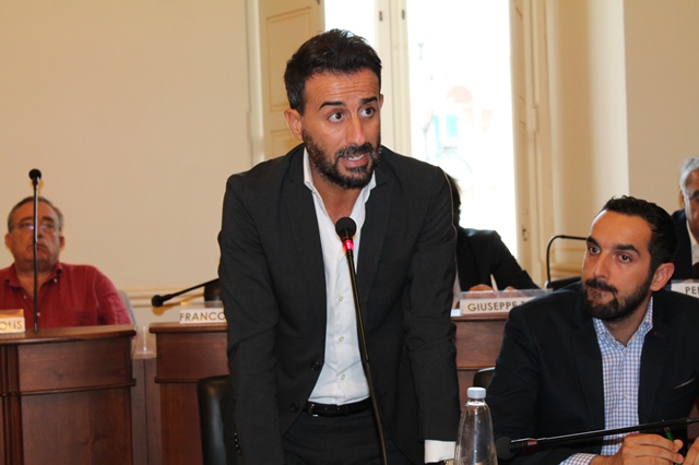 Giuseppe Galeota: ‘Lello Di Bari è meglio che stia in silenzio e non parli di sport a Fasano’ Giuseppe Galeota: 'Lello Di Bari è meglio che stia in silenzio e non parli di sport a Fasano' - Osservatorio Fasano