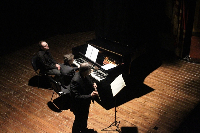 Per la prima ‘Domenica in musica’ il duo Carbotta-Balzaretti Per la prima 'Domenica in musica' il duo Carbotta-Balzaretti - Osservatorio Fasano