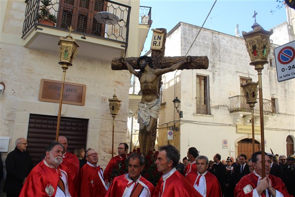 Le processioni dei Misteri per il Venerdì Santo a Fasano Le processioni dei Misteri per il Venerdì Santo a Fasano - Osservatorio Fasano