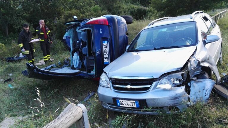 Incidente stradale tra Canale di Pirro ed Alberobello: grave un fasanese LE FOTO Incidente stradale tra Canale di Pirro ed Alberobello: grave un fasanese LE FOTO - Osservatorio Fasano