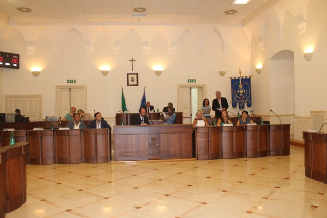 Outlet e commissioni consiliari: il consiglio comunale di Fasano torna a riunirsi Outlet e commissioni consiliari: il consiglio comunale di Fasano torna a riunirsi - Osservatorio Fasano