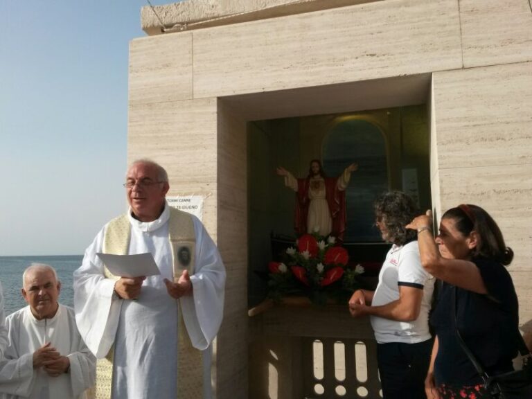 Torre Canne si prepara alla festa del Sacro Cuore di Gesù Torre Canne si prepara alla festa del Sacro Cuore di Gesù - Osservatorio Fasano