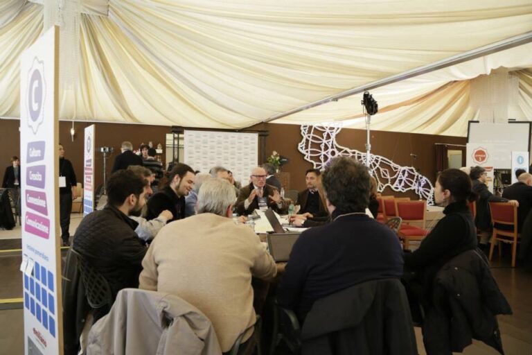 La 'Sagra del programma' di Emiliano ha fatto tappa a Brindisi: presenti molti fasanesi - Osservatorio Fasano