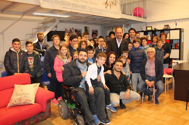 Il sindaco Francesco Zaccaria in visita all’associazione ‘Semibiscroma’ di Fasano Il sindaco Francesco Zaccaria in visita all'associazione 'Semibiscroma' di Fasano - Osservatorio Fasano