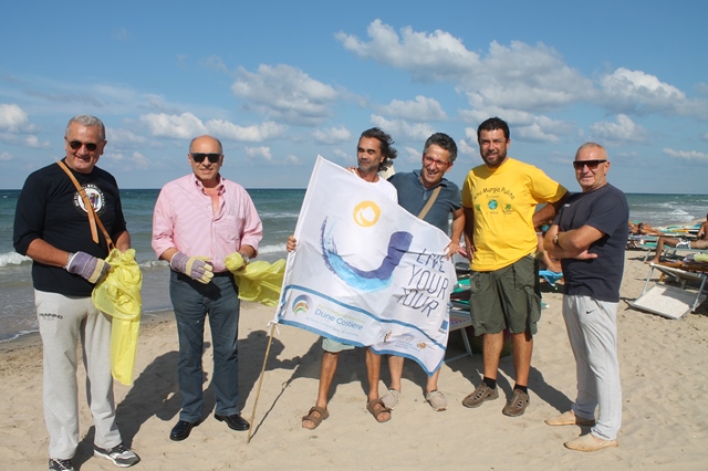 Giornata di sensibilizzazione contro la plastica in mare al Parco delle Dune Costiere Giornata di sensibilizzazione contro la plastica in mare al Parco delle Dune Costiere - Osservatorio Fasano