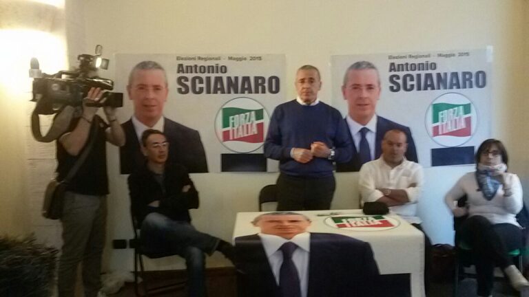 Antonio Scianaro presenta il suo comitato elettorale a Pezze di Greco - Osservatorio Fasano