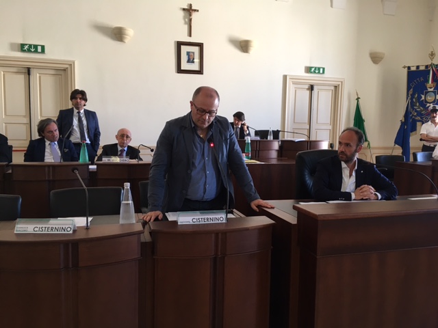 Consiglio comunale a Fasano: passa il rendiconto di bilancio ma si litiga sugli ulivi Consiglio comunale a Fasano: passa il rendiconto di bilancio ma si litiga sugli ulivi - Osservatorio Fasano