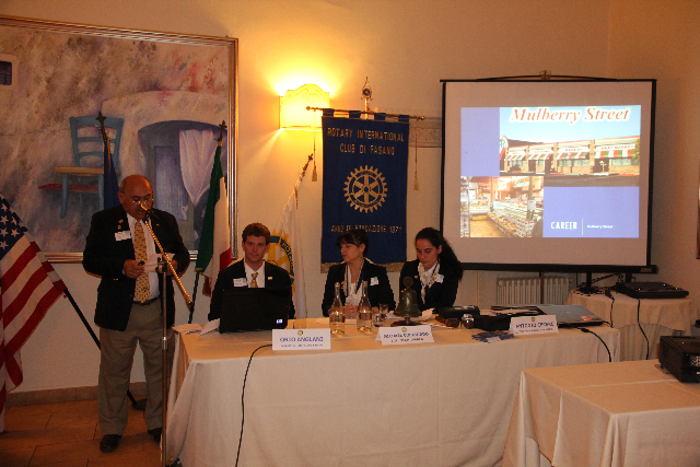 Serata dell’accoglienza del Rotary Club di Fasano all’insegna degli Sati Uniti Serata dell’accoglienza del Rotary Club di Fasano all'insegna degli Sati Uniti - Osservatorio Fasano