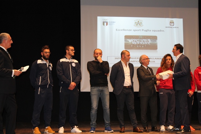 La Junior Fasano e Oronzo Montanaro premiati al Gran Galà Coni dello sport pugliese La Junior Fasano e Oronzo Montanaro premiati al Gran Galà Coni dello sport pugliese - Osservatorio Fasano