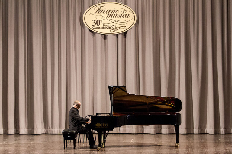 A Fasanomusica il pianista Emanuele Arciuli e il suo omaggio a Mihaela Ursuleasa - Osservatorio Fasano