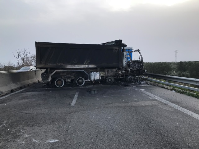 Assalto al portavalori a Torre Canne: rubati ad Altamura i camion utilizzati dai banditi Assalto al portavalori a Torre Canne: rubati ad Altamura i camion utilizzati dai banditi - Osservatorio Fasano