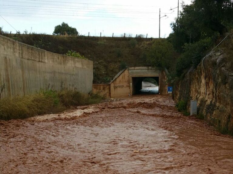 Nuova ondata di maltempo: bloccata la Pezze-Torre Canne e sottopassi allagati Nuova ondata di maltempo: bloccata la Pezze-Torre Canne e sottopassi allagati - Osservatorio Fasano