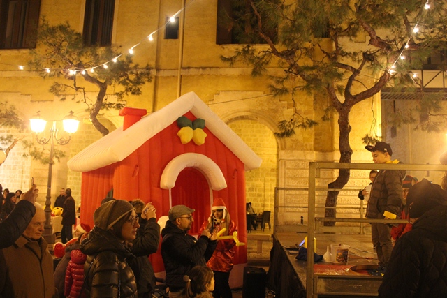 Tanti allestimenti e mercatini per il Natale di Fasano Tanti allestimenti e mercatini per il Natale di Fasano - Osservatorio Fasano