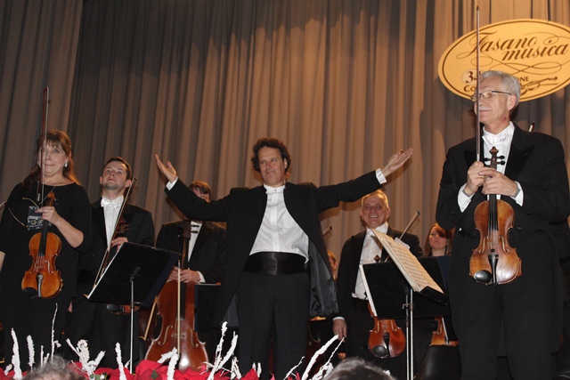 Auguri in musica con il Concerto di Capodanno al Teatro Kennedy Auguri in musica con il Concerto di Capodanno al Teatro Kennedy - Osservatorio Fasano