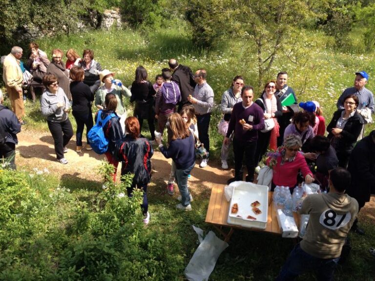 Tanti forestieri per la passeggiata ecologica organizzata a Cocolicchio Tanti forestieri per la passeggiata ecologica organizzata a Cocolicchio - Osservatorio Fasano