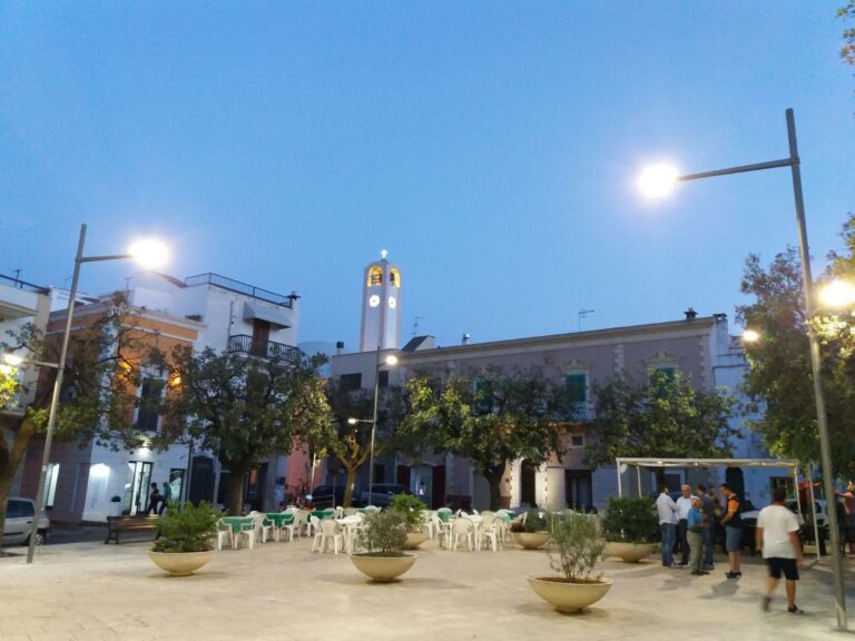 Un nuovo look a Pezze di Greco per piazza ‘XX Settembre’ Un nuovo look a Pezze di Greco per piazza 'XX Settembre' - Osservatorio Fasano