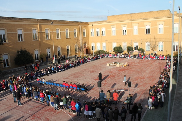 ‘Da pietra nasce pietra’: i bambini del 1° Circolo di Fasano solidali con le zone terremotate 'Da pietra nasce pietra': i bambini del 1° Circolo di Fasano solidali con le zone terremotate - Osservatorio Fasano