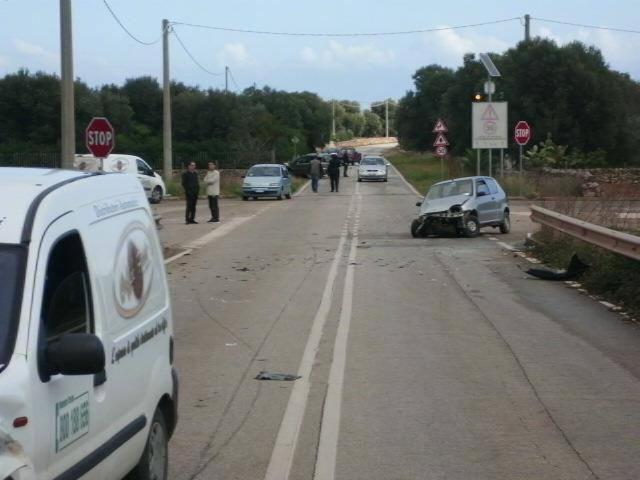 Incidente stradale a Torre Spaccata: tre feriti Incidente stradale a Torre Spaccata: tre feriti - Osservatorio Fasano