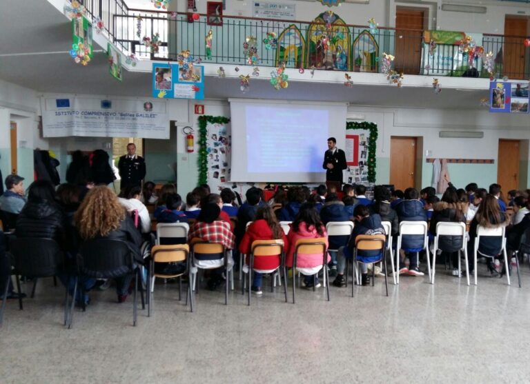I carabinieri di Fasano incontrano i giovani studenti delle frazioni - Osservatorio Fasano