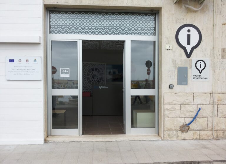 Infopoint turistici a Fasano: faranno orario continuato nei fine settimana e i giorni festivi Infopoint turistici a Fasano: faranno orario continuato nei fine settimana e i giorni festivi - Osservatorio Fasano