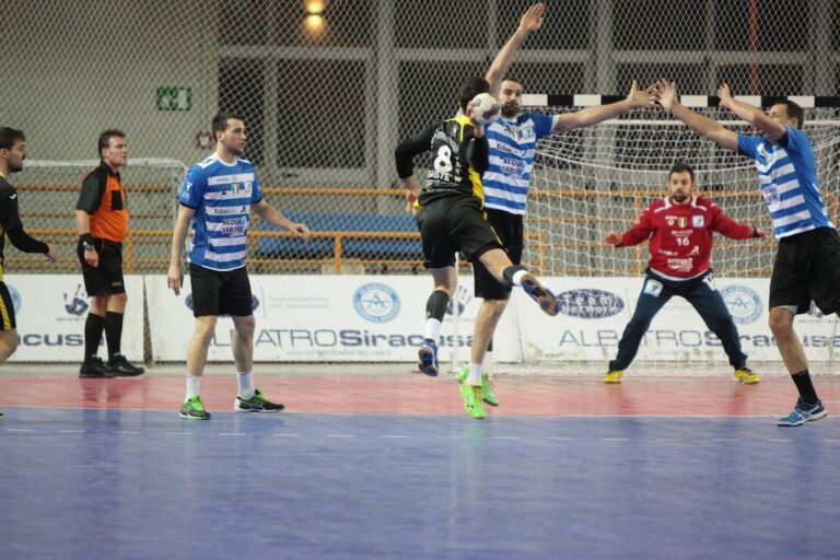 Coppa amara per la Junior Fasano: vince Pressano ai rigori Coppa amara per la Junior Fasano: vince Pressano ai rigori - Osservatorio Fasano