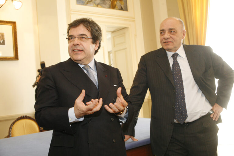 Il sindaco Di Bari si congratula con Enzo Bianco per la sua elezione Il sindaco Di Bari si congratula con Enzo Bianco per la sua elezione - Osservatorio Fasano