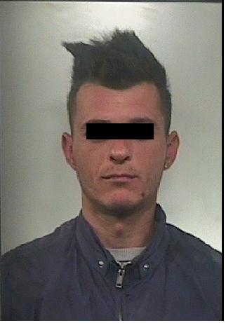 Pezze di Greco: aveva tentato di rapinare un tabaccaio, arrestato. Pezze di Greco: aveva tentato di rapinare un tabaccaio, arrestato. - Osservatorio Fasano