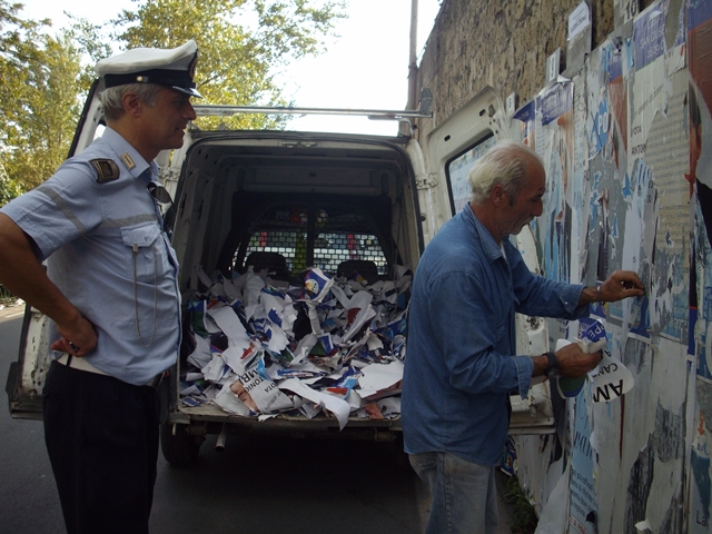 Elezioni regionali: a Fasano le prime polemiche sulla propaganda elettorale Elezioni regionali: a Fasano le prime polemiche sulla propaganda elettorale - Osservatorio Fasano