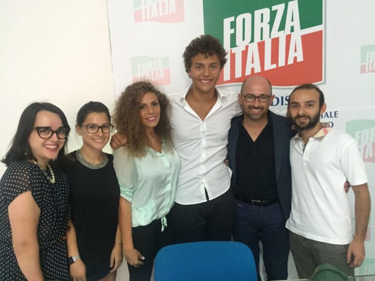 Giovani fasanesi ad Everest016: il centrodestra riparte da Giovinazzo Giovani fasanesi ad Everest016: il centrodestra riparte da Giovinazzo - Osservatorio Fasano