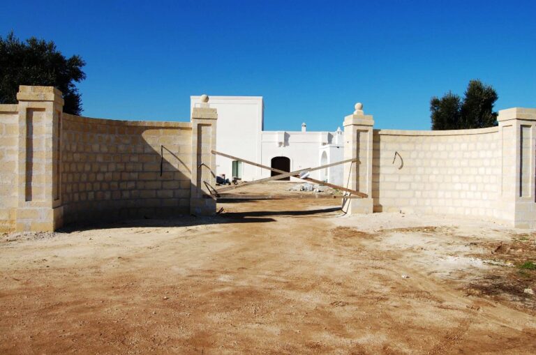 Difformità edilizie a Masseria Monsignore: confermata in appello la condanna per Roberto Donadoni - Osservatorio Fasano