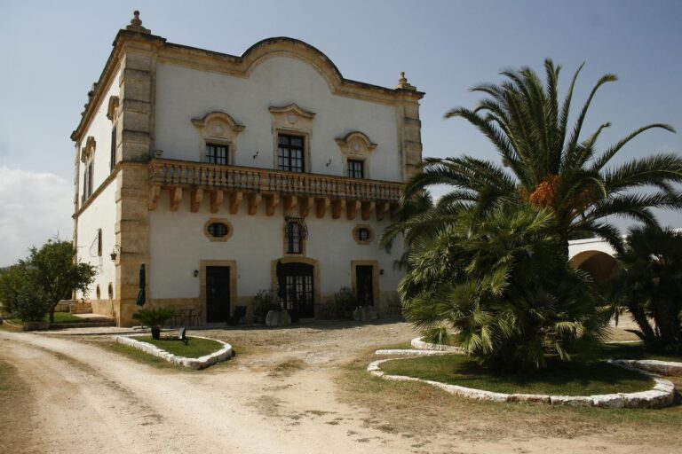 Cresce il business dell’affitto delle ville di lusso: tour di influencer inglesi tra Fasano e Ostuni Cresce il business dell'affitto delle ville di lusso: tour di influencer inglesi tra Fasano e Ostuni - Osservatorio Fasano